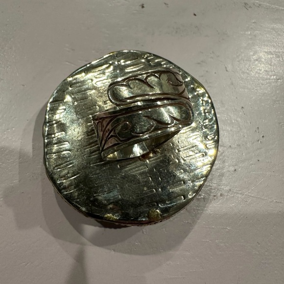 Ring - Picture 5 of 6